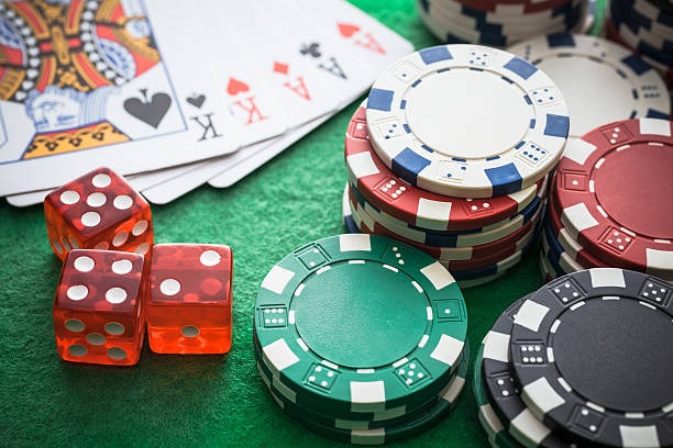 Live roulette table at bos888 studio showing professional dealer and spinning wheel